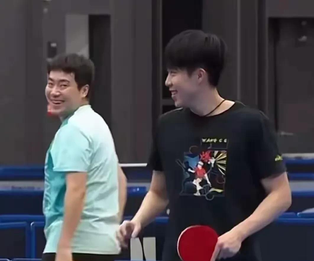王楚钦：我进四强了
梁靖崑：我也是
王楚钦：我淘汰了姓林的
梁靖崑：我也是
王楚
