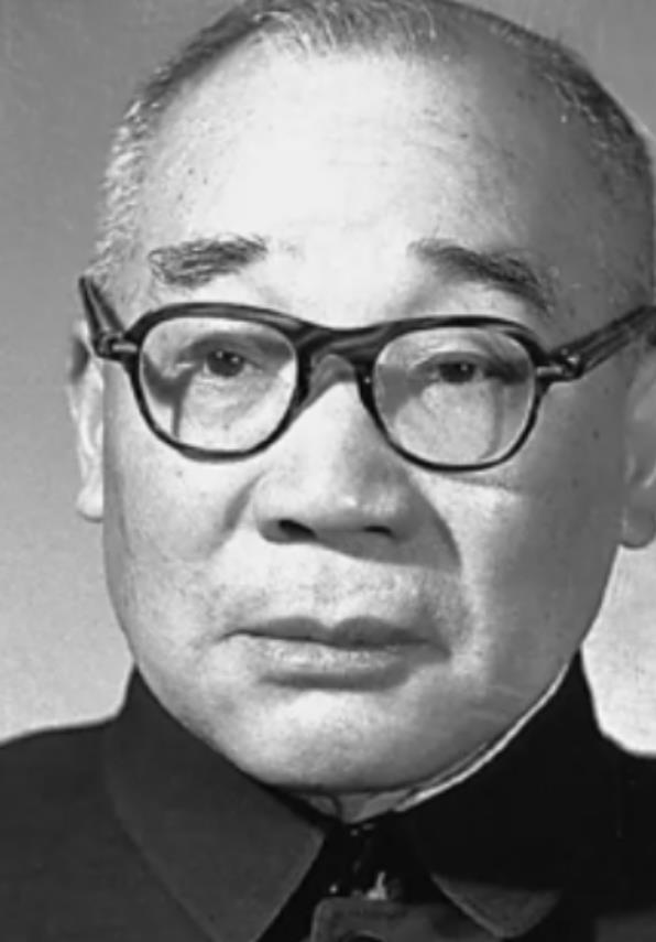 1958年，马寅初向主席建议实行计划生育，主席强烈反对，当场否决了他的建议，并提