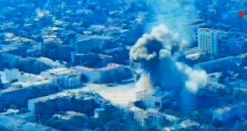 乌克兰一政府大楼一天内两次被炸，俄军瞄准国旗国徽投弹，巨大建筑物成废墟

6月5