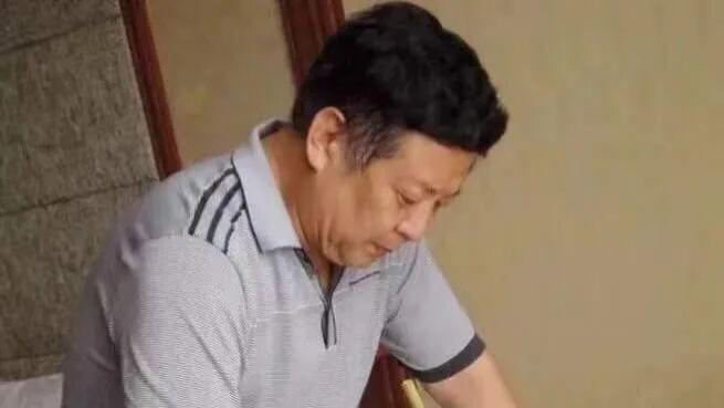 翰海游龙傲长空