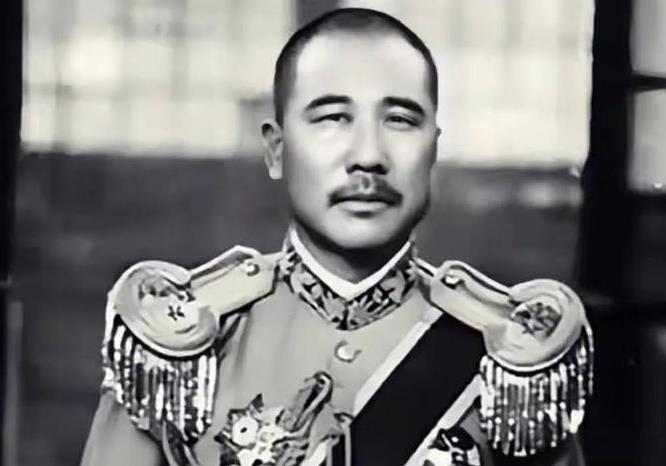 1926年，张宗昌终于如愿以偿的得到了美人陈佩瑜，新婚之夜，张宗昌下令把陈佩瑜扔