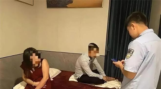 (来源：法制日报）
陈小莉神色慌张地冲进派出所，她的眼神中充满了恐惧和不安。值班