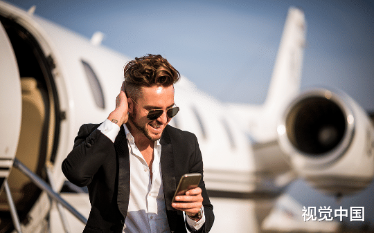 老婆把富二代男友当宝，却不知我是首富之子