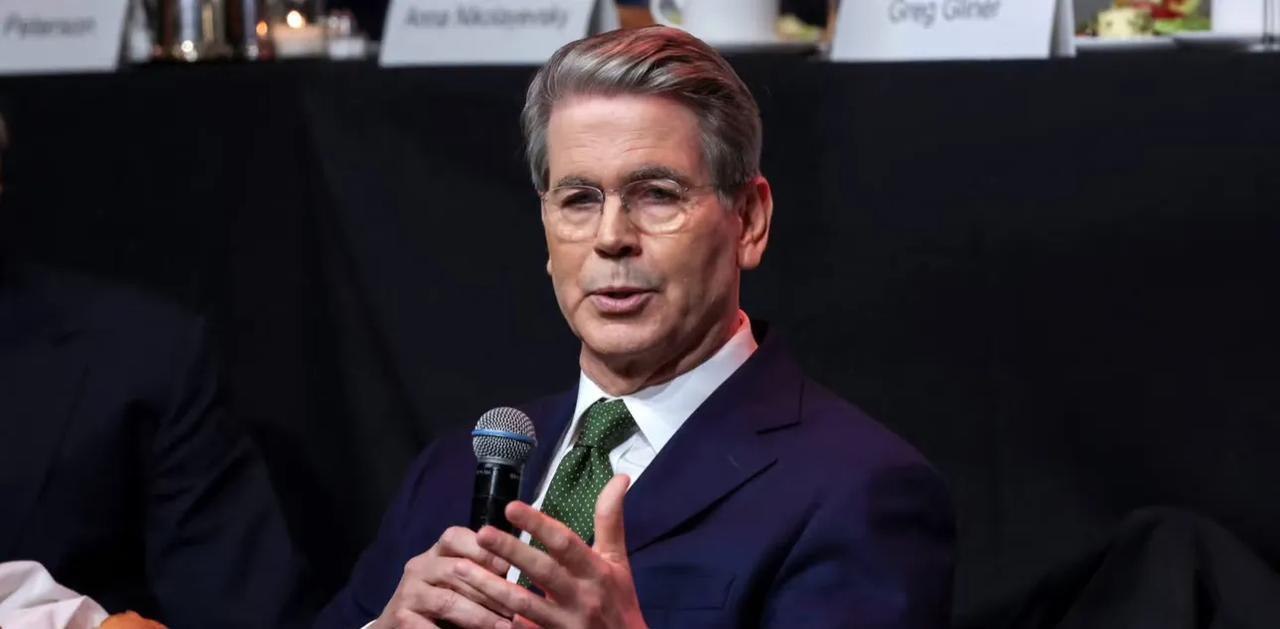 最近美国财政部长的态度真是大变样！之前美国总是一副硬碰硬的样子，搞什么关税，想用