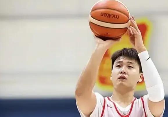 CBA休赛期大瓜连爆！赵睿交易、广东截胡、徐杰反转全安排
赵睿交易动真格！首钢拟