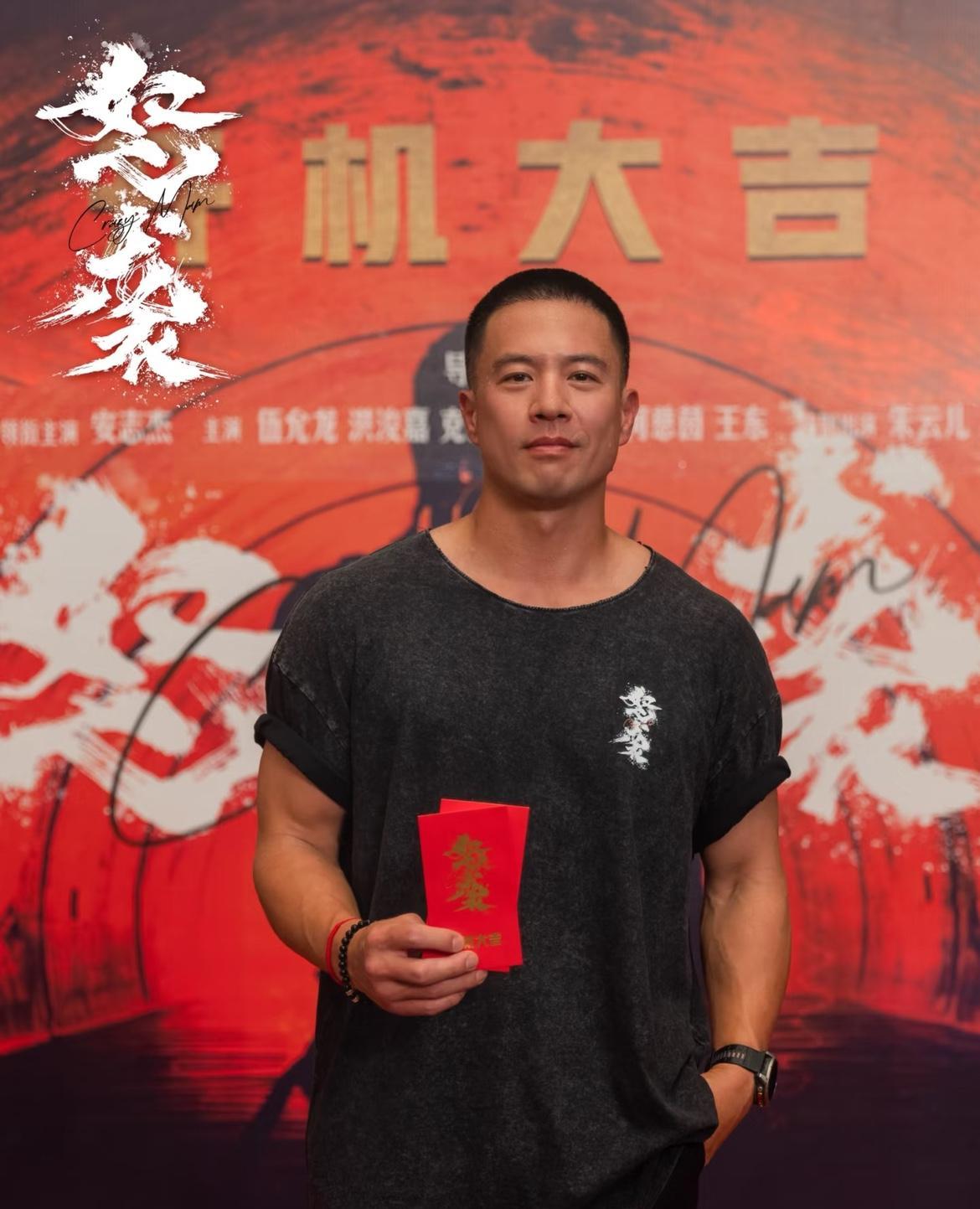 我觉得，
内娱最有男人气魄的人出现了，
不是肖战，不是刘宇宁，更不是王楚钦，而是