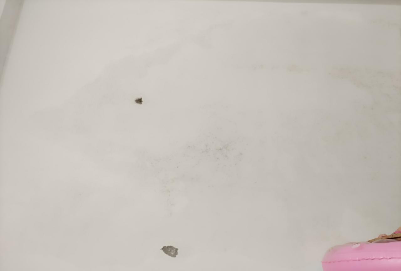 孩子爷爷今天跟我说，让我交房租给四叔。
我用1楼的房子开店，虽然是自家房子，还是