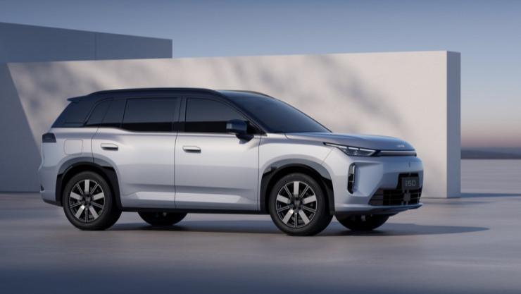 国民增程来了！埃安i60开启预售，增程版12.68万起！