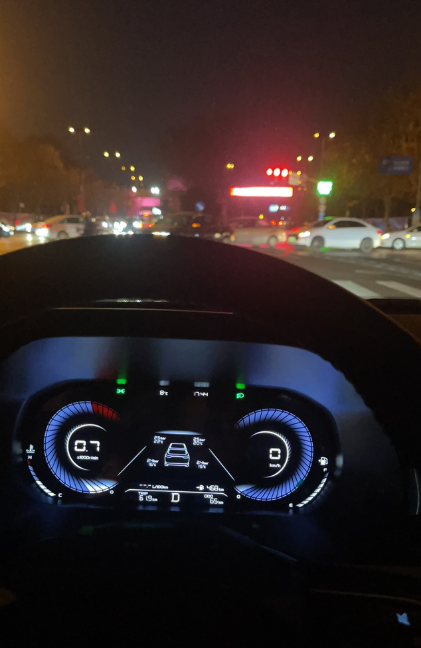 四代帝豪 1.5 尊贵
车刚提回来还没开多久，右前刹车盘出现了一条划痕，不知道是