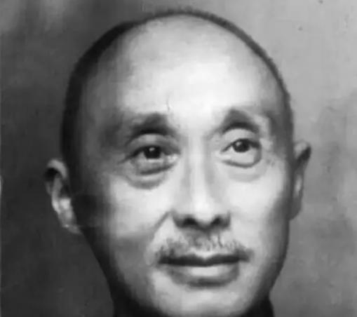 1948年，曾经开着汽车在光天化日之下奸淫妇女，活生生踢死佣人的国军中将王泽浚，
