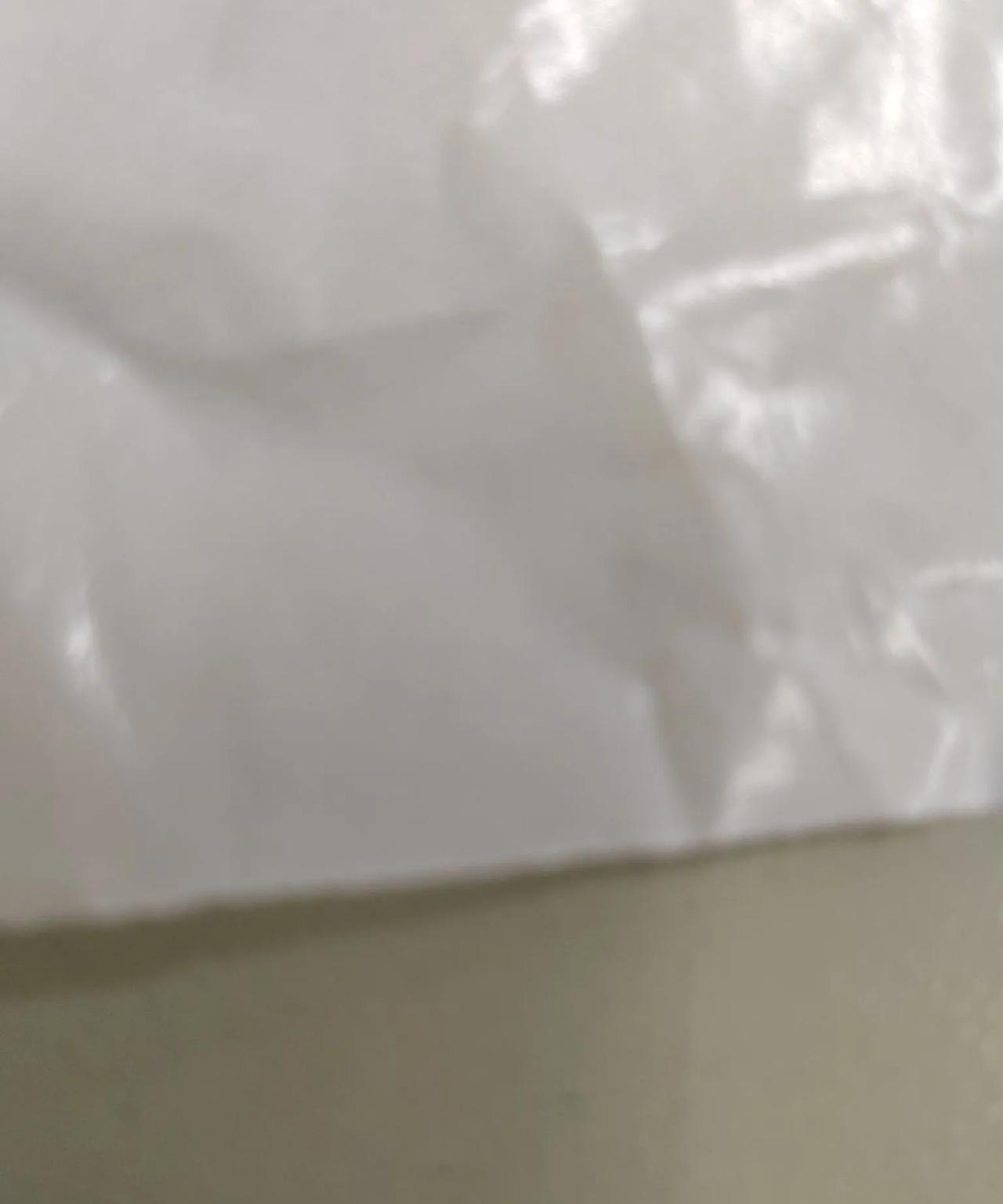 院里有个小姑娘，不知道哪根神经搭错了，非要闹着当演员，还不走正规路线，要去横店当