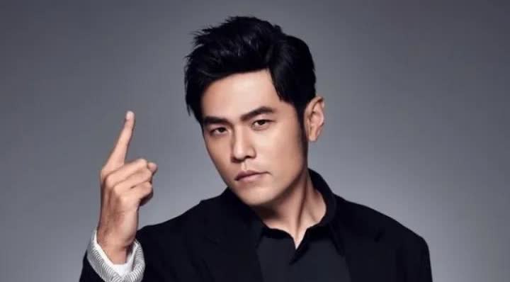 周杰伦打响第一枪，刀郎团队应该好好学习一下。

周杰伦三亚演唱会，终于对倒爷