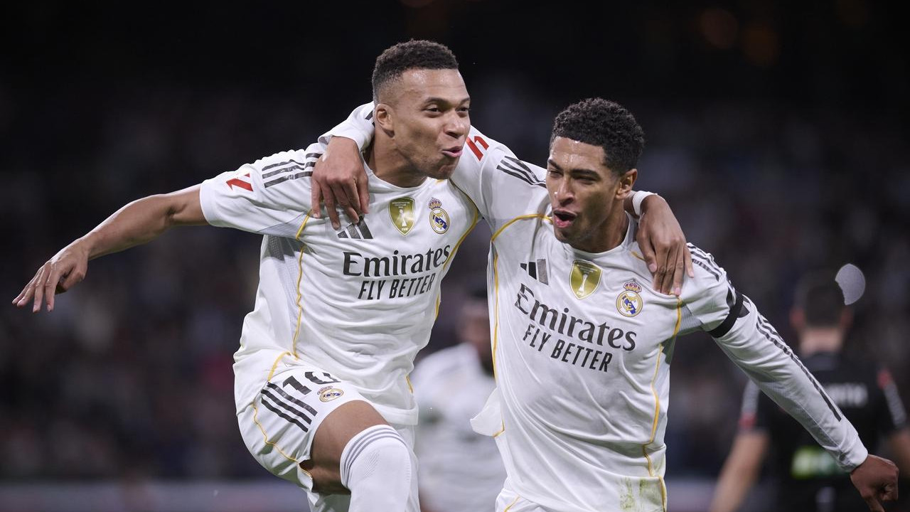 11.23 西甲 皇马今晚能否拿下三分，让我们拭目以待。