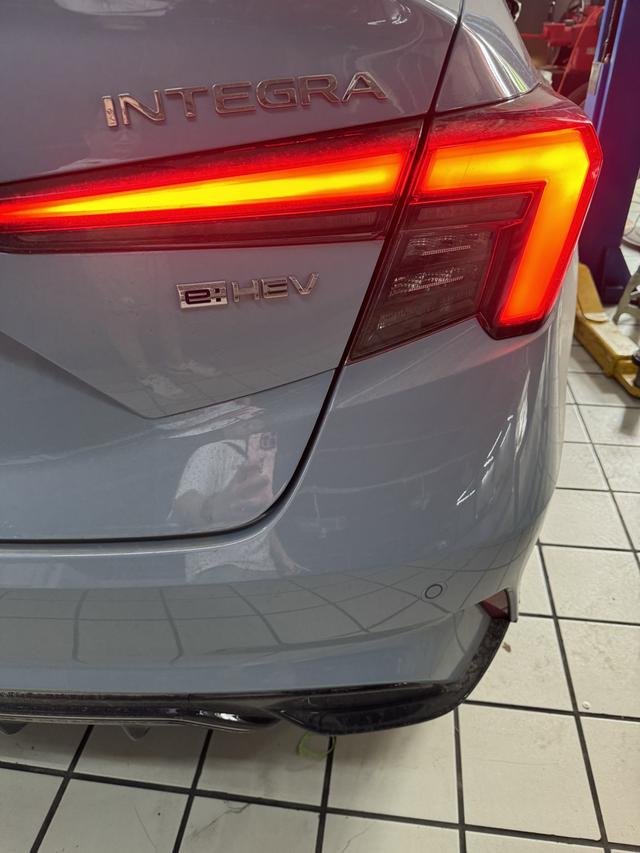 话说混动机油添加量是多少
同一家4儿子同一种油 绿桶
前两次 师傅换的4L
今天