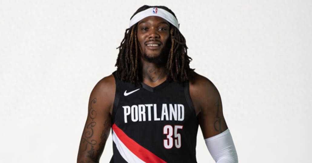 开拓者官方今日宣布，球队已从发展联盟召回中锋罗伯特-威廉姆斯。
此前罗威被开拓者