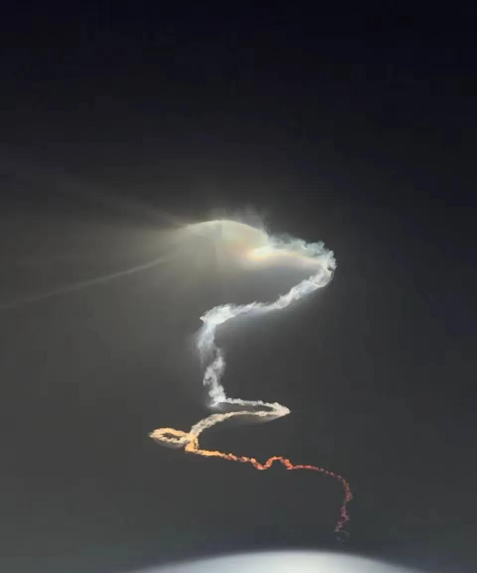 伊朗是念着神咒发射“泥石”弹导导弹的，“烤制后的粘土块”是伊朗压箱底的神器，不到