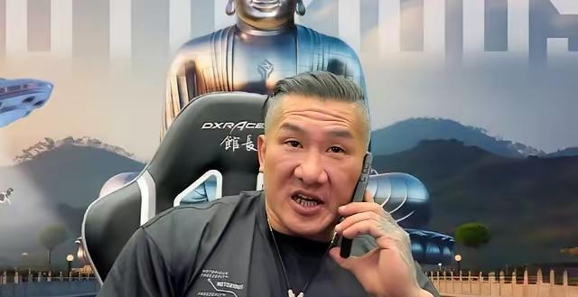 馆长是在助力郑丽文当选国民党党主席！
最近，馆长在节目中大骂郝龙斌，说自己在大罢
