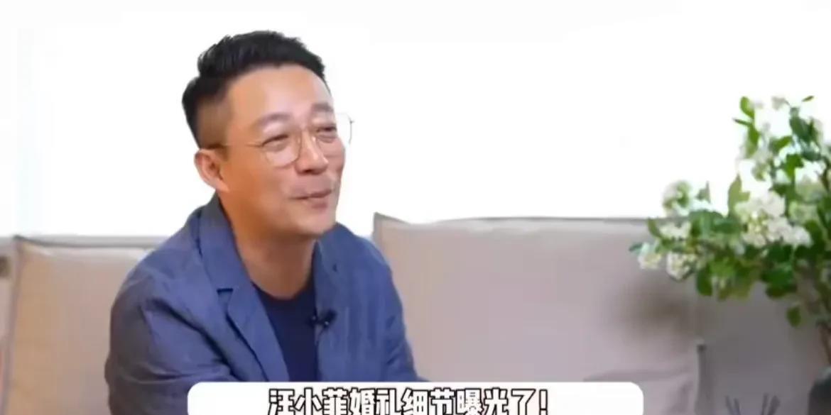 4月11日，台媒曝光汪小菲马筱梅婚礼细节，婚礼风格中西结合，婚纱镶钻999颗，最