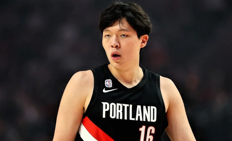 开拓者现在这样对杨瀚森真是让我够够的！杨瀚森不上场我们也不看开拓者的比赛！说到底