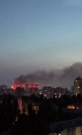 俄军打得又稳又成熟，三天了，每天多波次导弹无人机混合攻击，爆炸一次基辅。第一天集