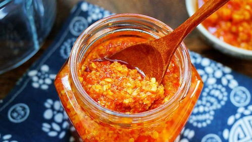 不用炒不用炖！10 分钟速成的蒜蓉辣椒酱，拌米饭能炫 3 碗