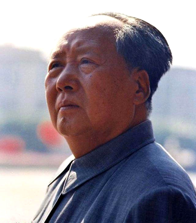 1976年那场巨大的陨石雨后，毛主席若有所思