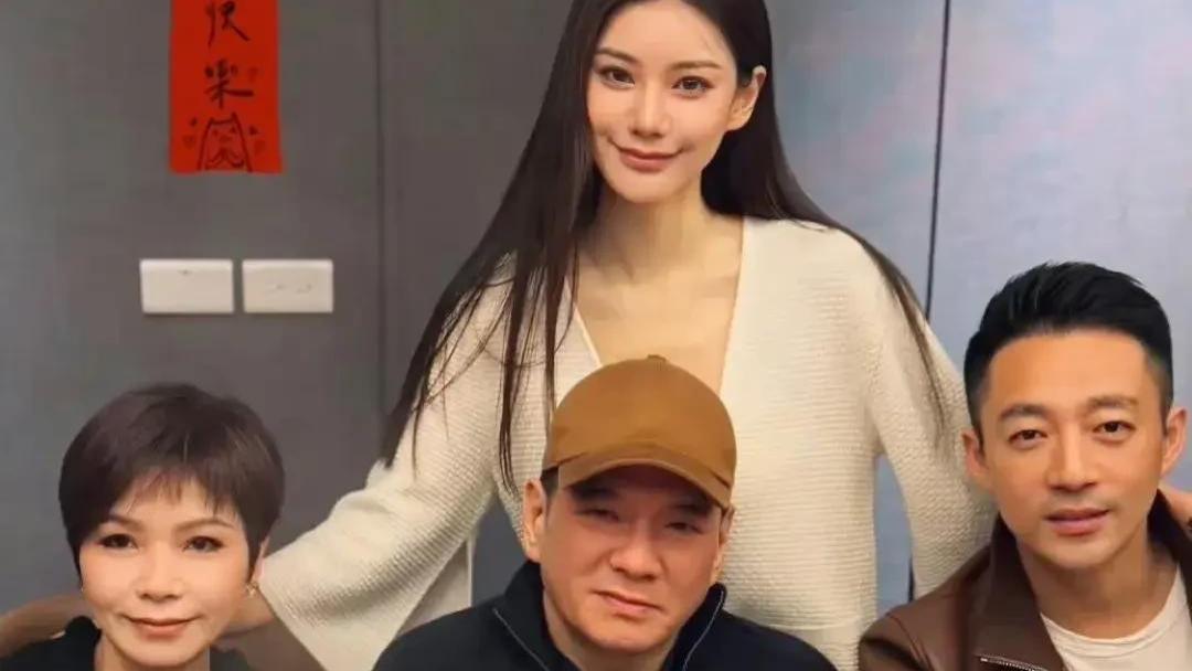 从商界精英到全职妈妈：马筱梅
