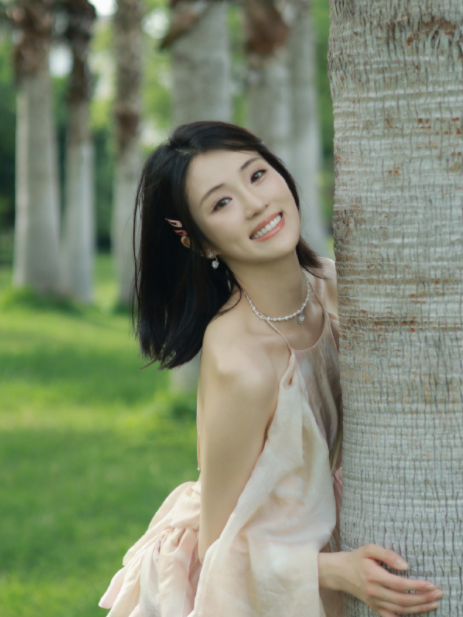 张可盈的森系小性感穿搭，超nice的！