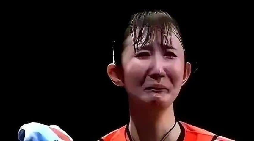 日本前一姐早田希娜澳门冠军赛2:3遭王曼昱逆转后崩溃痛哭，这一站她止步16强积分