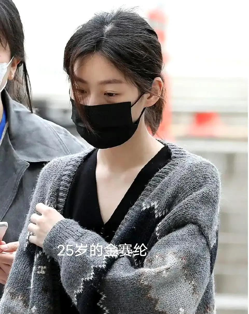 小金的妈妈比之还要惊艳吧……
不得不说遗传的功能是强大的，作为观众真的是把小金从