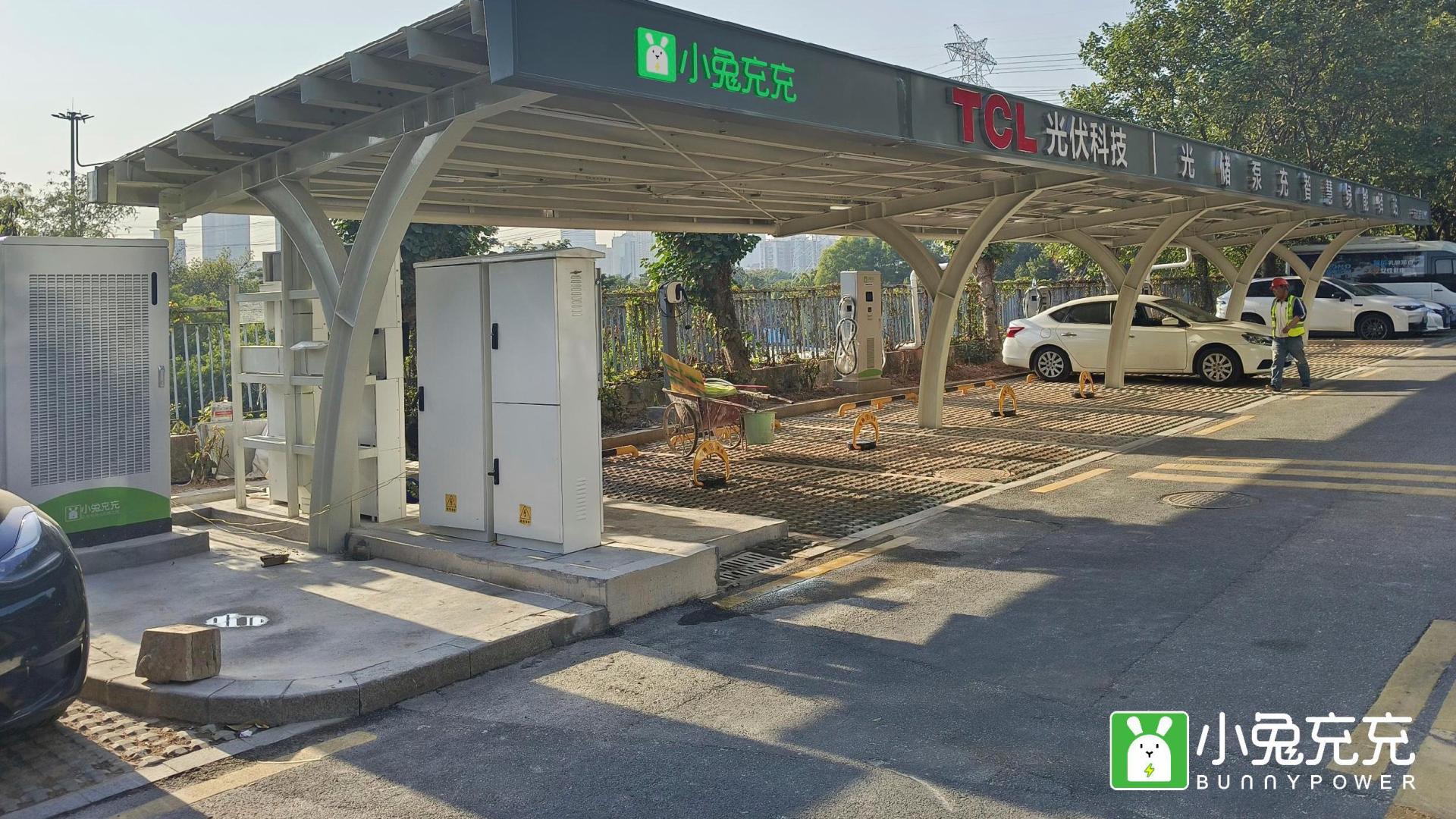 光伏充电桩加速落地！绿色电力成为充电新趋势