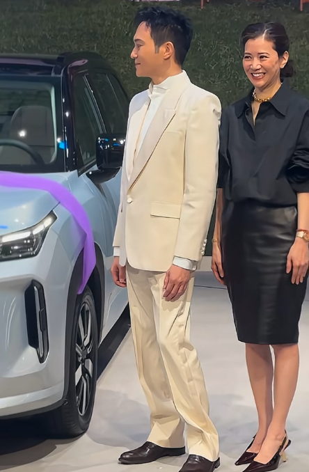 张智霖是有福气的，娶了最漂亮的影星，没有之一！
两人老夫老妻的，感情一直很好