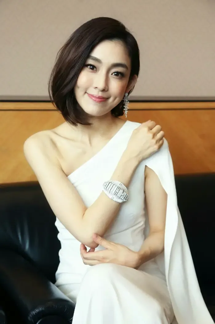 大S（徐熙媛）因流感并发肺炎在日本离世，近一个月过去了，她的影子却仍在范玮琪生活