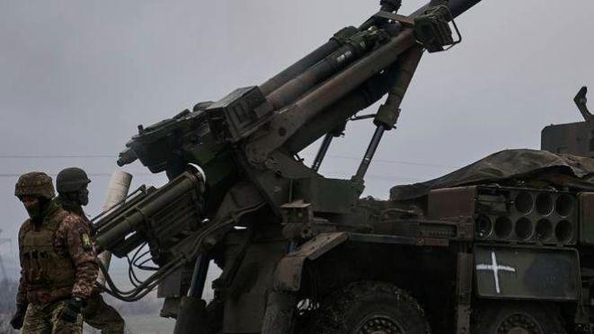 那年圣诞前后的乌克兰 射向俄军阵地的炮火