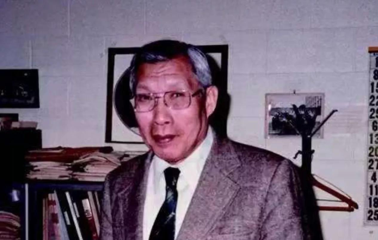 1950年，因遭到不公正对待，中国遗传学之父李景均毅然离开内陆前往香港，无处可去