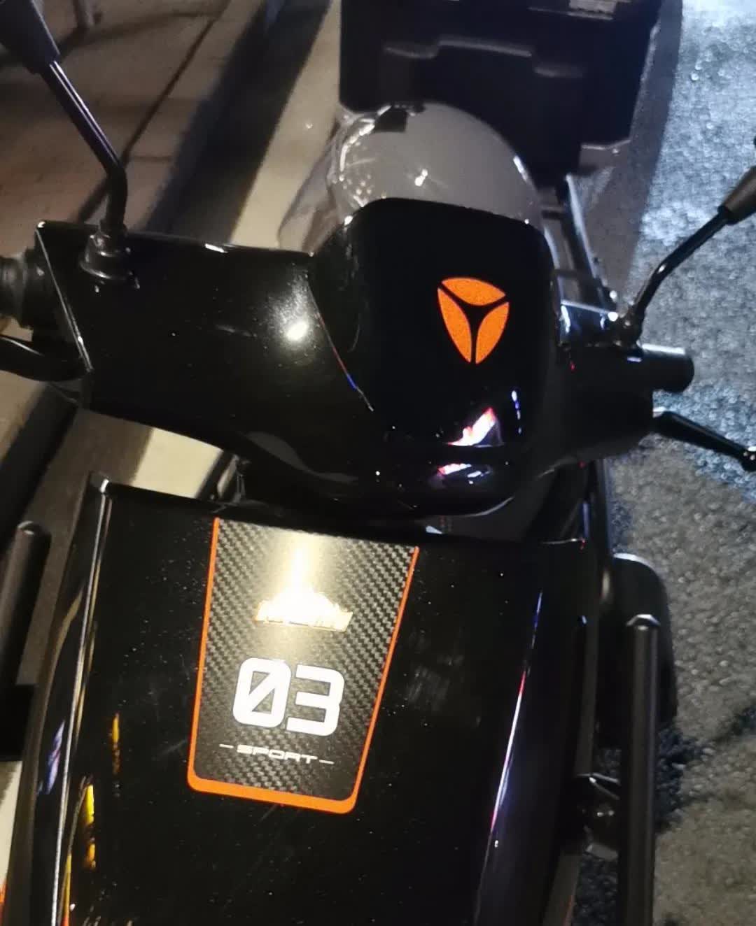 我这雅迪车是72V38A的，搭配1200W电机，以低速跑的话，目前也就只能跑80