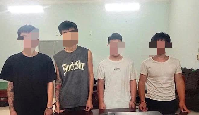 翻山越岭偷渡到越南找工作，4名中国人在越南被捕！
据越南峙马边防站昨日（7月3