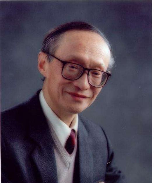 1992年12月，一位毫无从政经验的机械系主任，意外地被任命为华中科技大学校长。