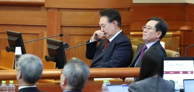 尹锡悦又上法庭了











前总统尹锡悦的处境简直糟透了！他曾经是青