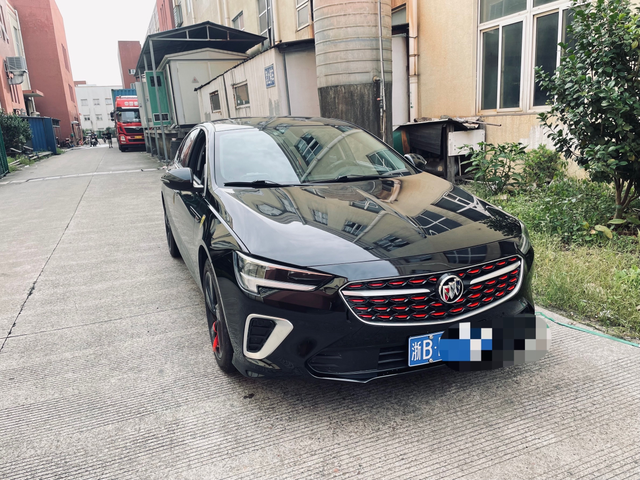 我的小黑改装
换了个前杠舒服些了，唯一后悔的就是内饰颜色了。米白色无力吐槽了