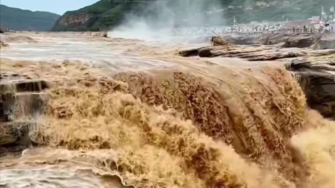 免票倒计时！5A景区黄河壶口瀑布最后的冰瀑玉壶奇观，错过等一年