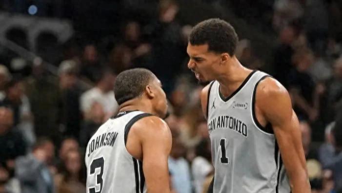 马刺124-113胜奇才，福克斯27+7+6，卡斯尔18+5+11