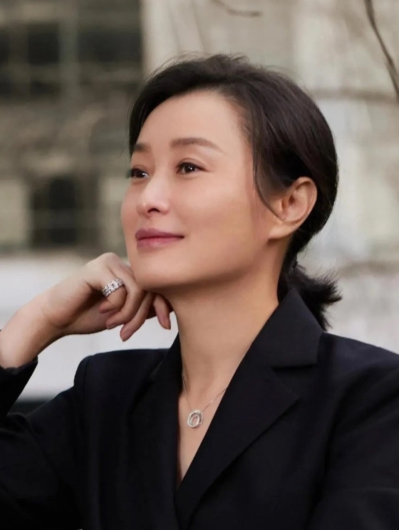 吴越才是人间清醒吧！

吴越和陈建斌分手后，一直都没有谈过恋爱。

吴越说，是因