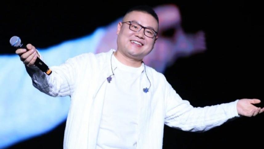 丑男一哥很缺钱