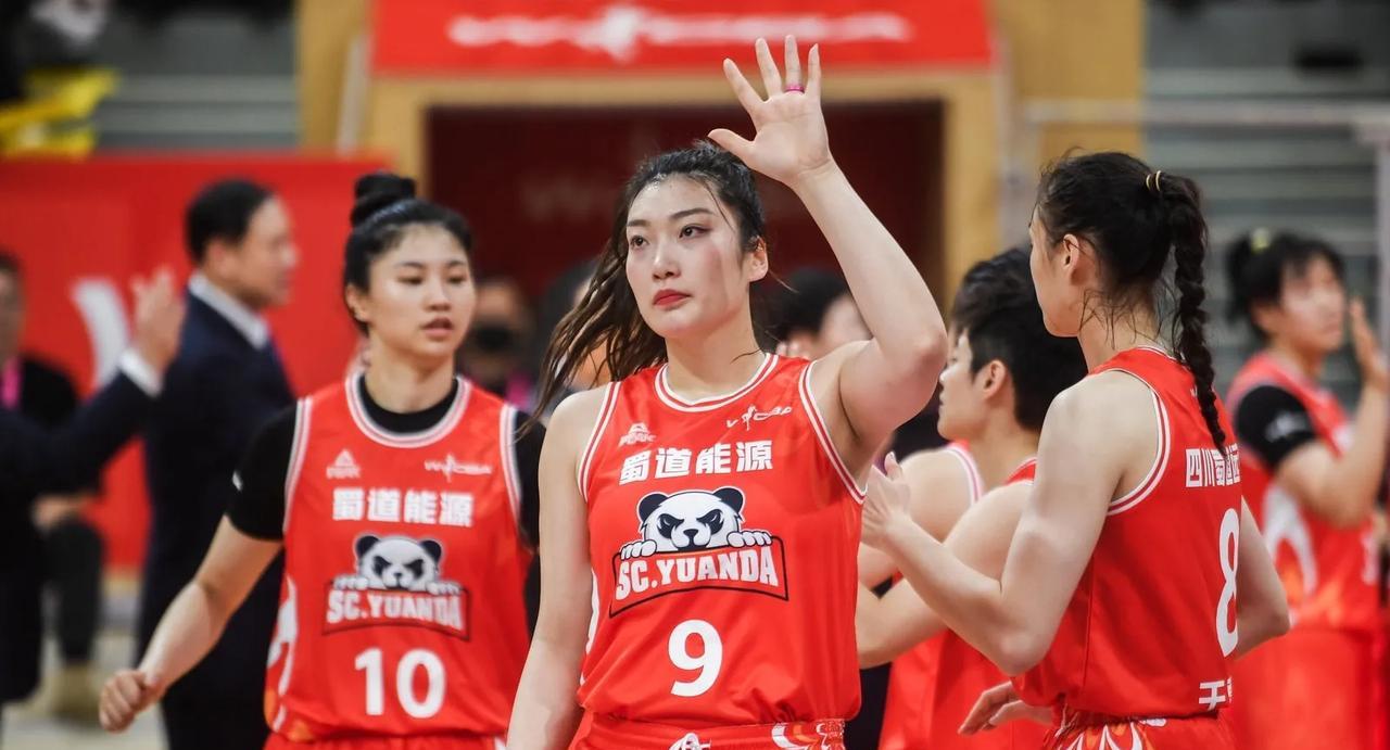 WCBA勇士队，四川女篮常规赛无敌总决赛却无缘冠军！
在今晚进行的WCBA总决赛
