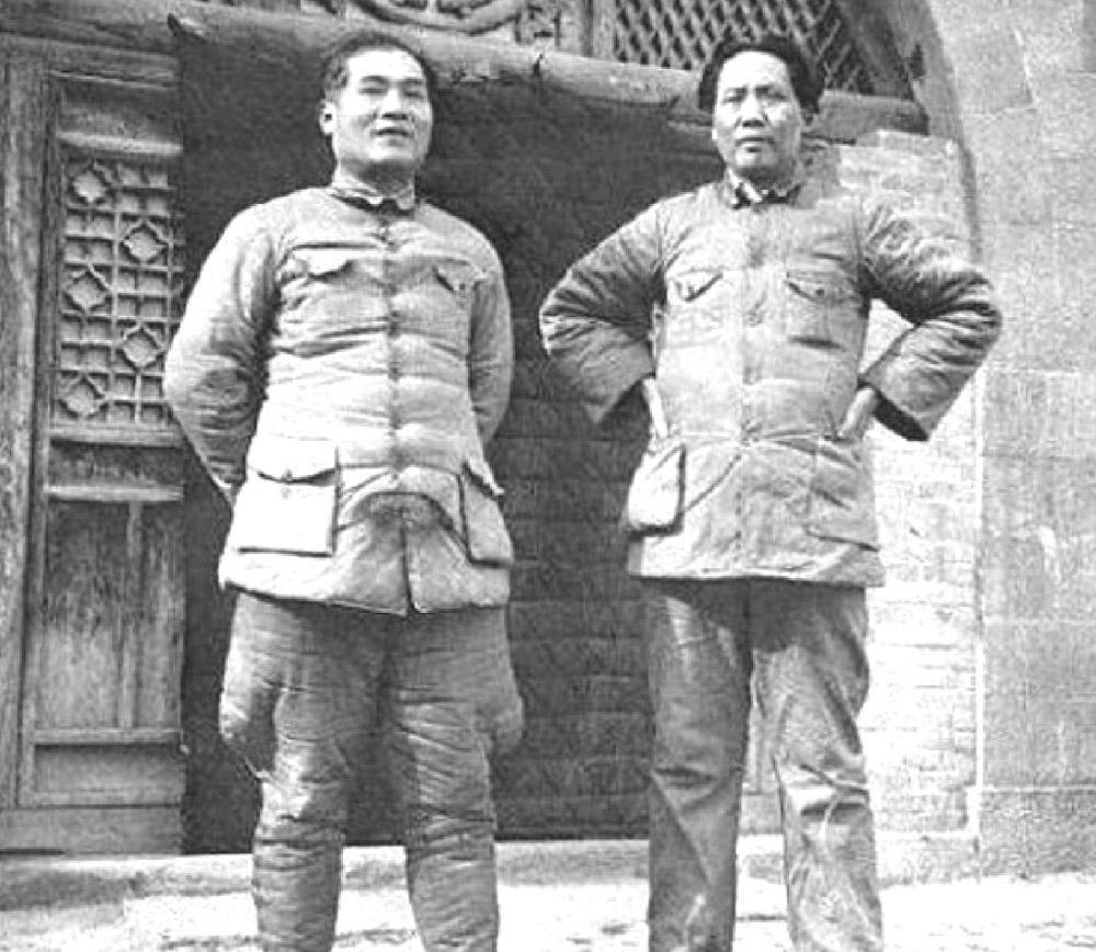 毛主席曾经有机会取代张国焘，当选为中央政治局委员，但毛主席却拒绝了，说自己有更重