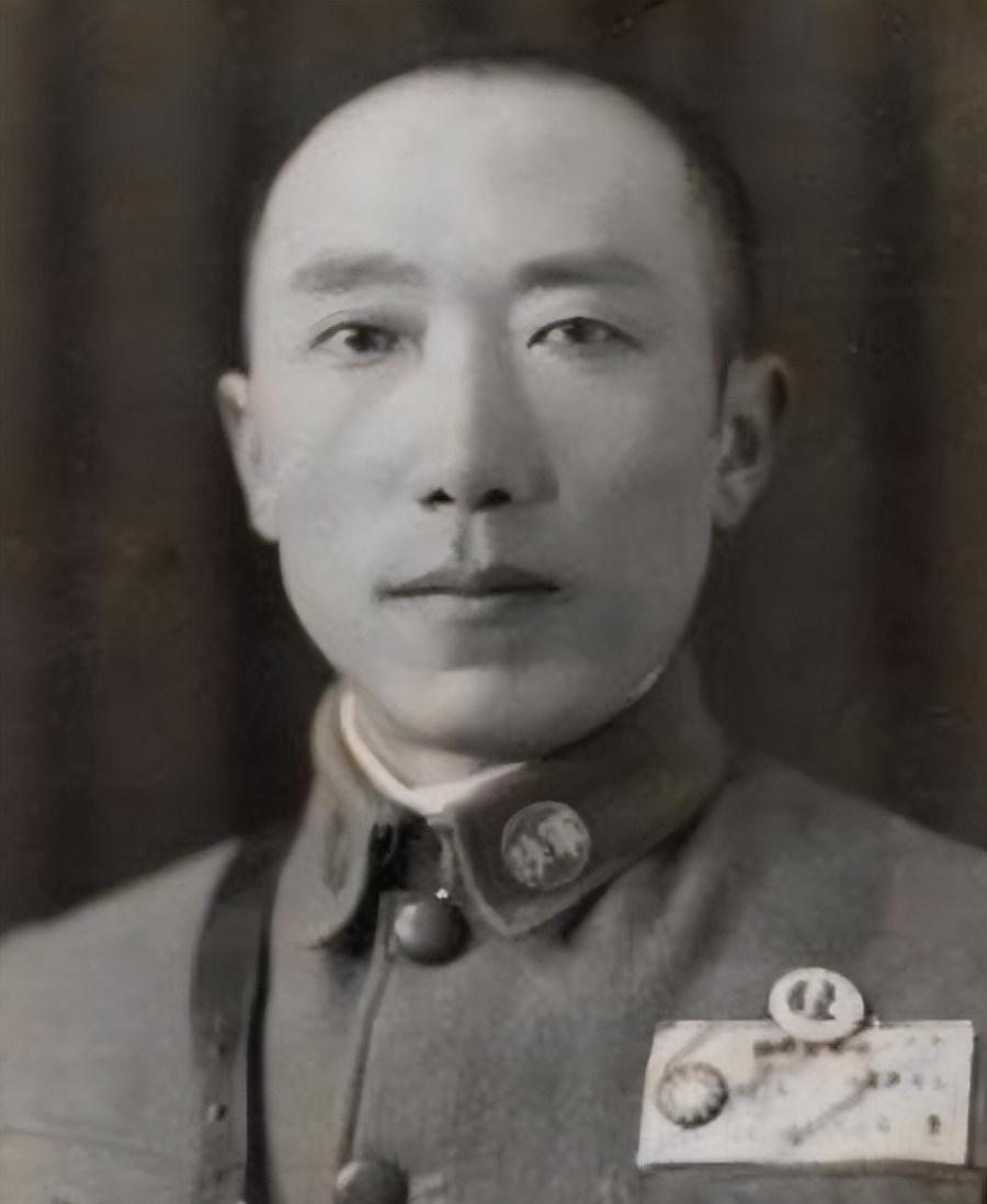 1941年，数千日寇攻击一伙土匪，聂荣臻得知后说：送去500枚手榴弹！
1941
