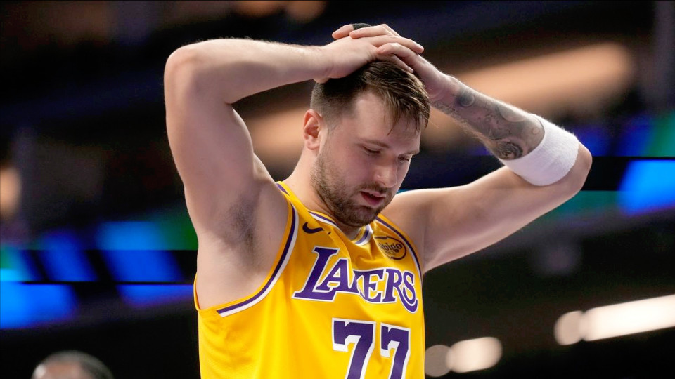 东契奇42+7难救主！湖人三分失灵真相：不是手感差，是战术崩塌