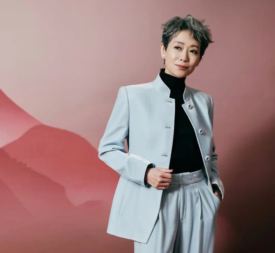 叶童发文告别巡演，震惊却又觉得意料之中，不舍却又觉得这是最好的安排！[心]
凌