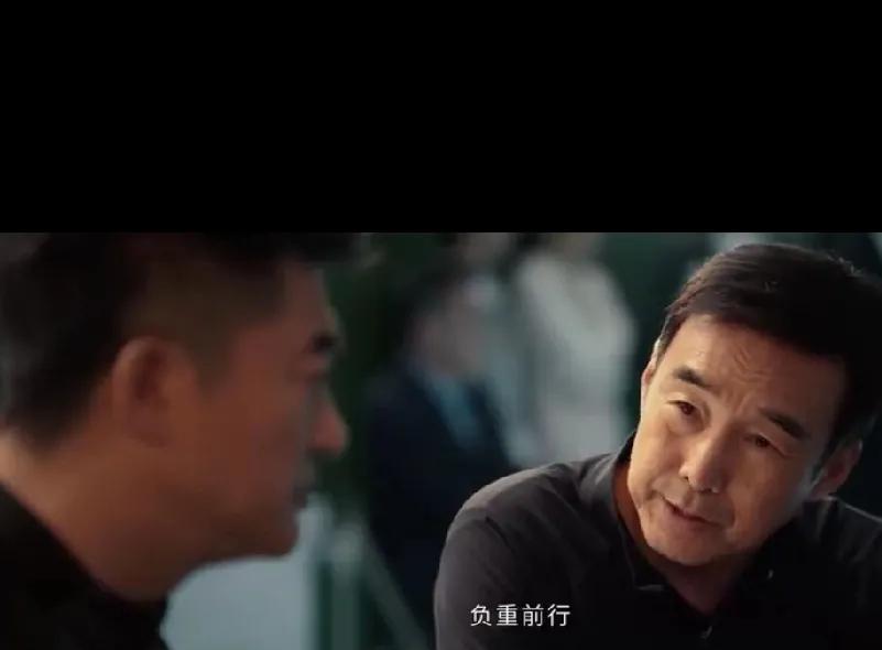 3.《以法之名》。陈胜龙专门干脏活。先送糖衣炮弹，再送各种黑恶手段。他的钱似乎是